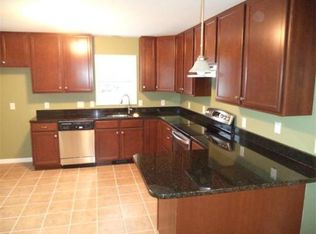 6 Grove St #A, Topsfield, MA 01983