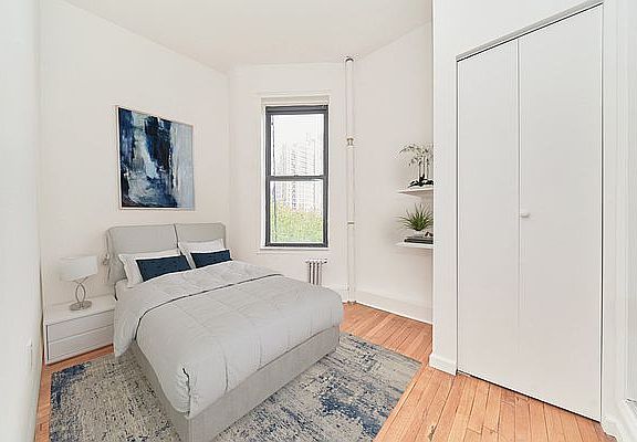 4th image of 153 Norfolk St APT 4g