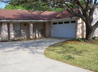 174 Middletowne Rd, Seguin, TX 78155