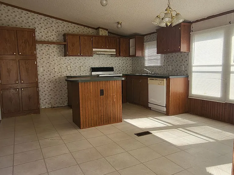 710 Blue Bird Dr — Photo 14
