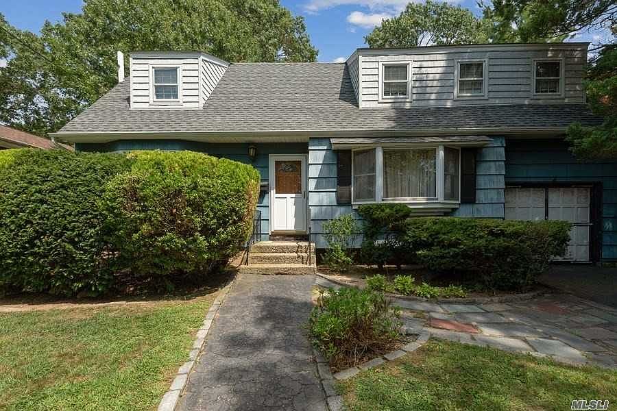 1st image of 243 Von Huenfeld St