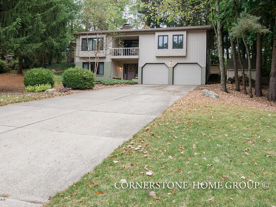 1st image of 3167 Woodsboro Dr NE