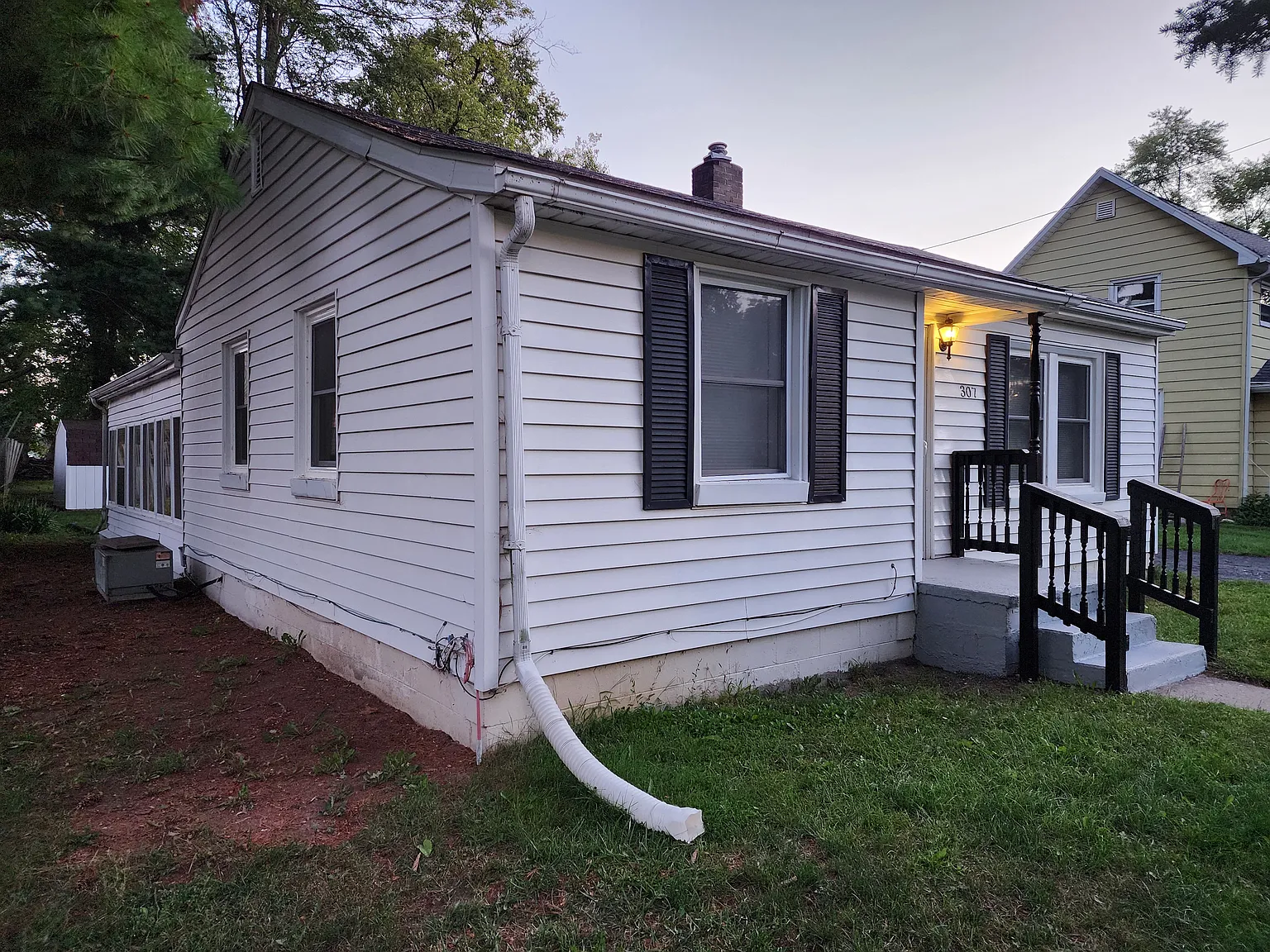 3 bed, 1067 sqft, $1,600 — Photo 2