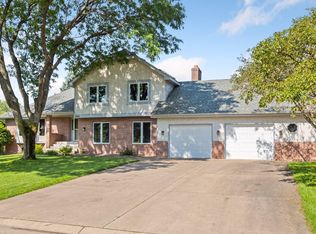 5955 Highview Pl, Shoreview, MN 55126