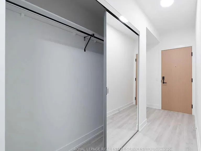 60 Central Park Dr #1207 — Photo 7