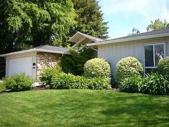 3221 Sugarberry Ln photo 1