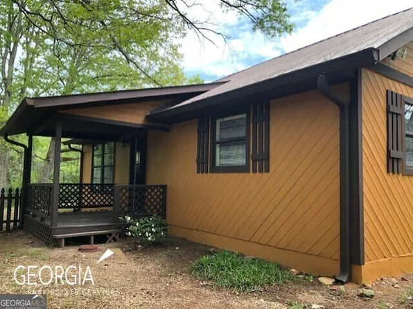 111 On Golden Pond Ln, Clarkesville, GA 30523