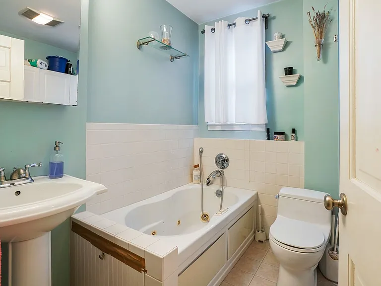 68 Calumet St #1D — Photo 12