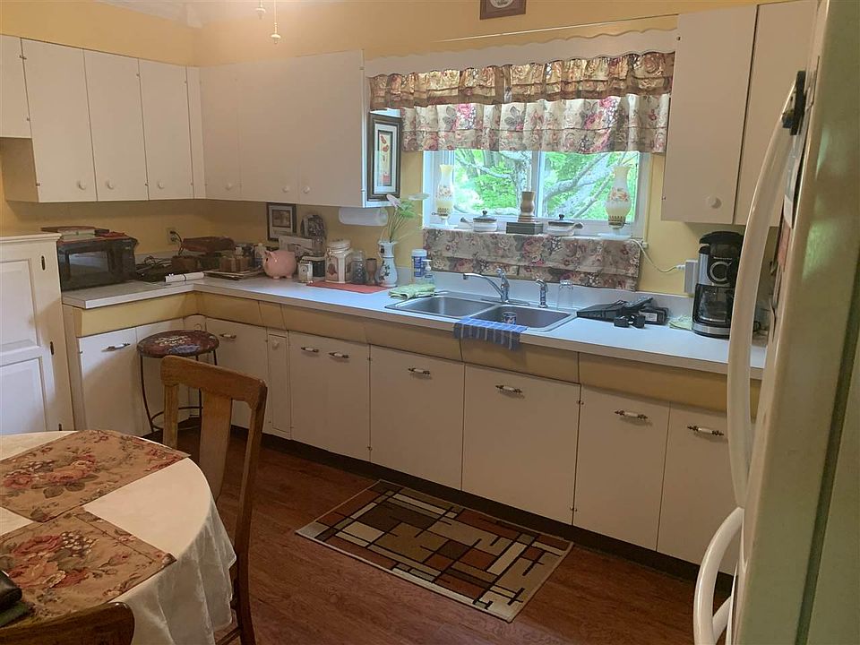 1st image of 2983 Lakeview Dr