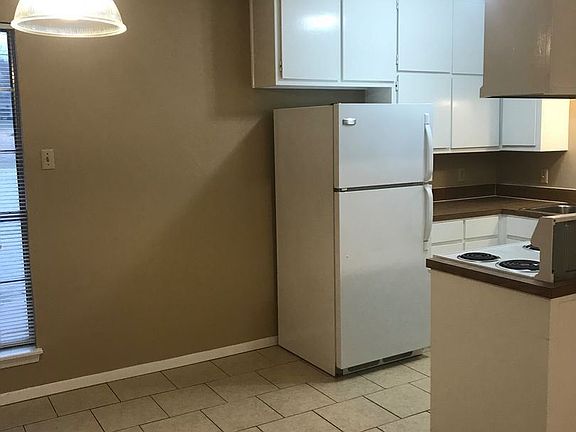 2nd image of 108 Pebble Creek Dr APT 4