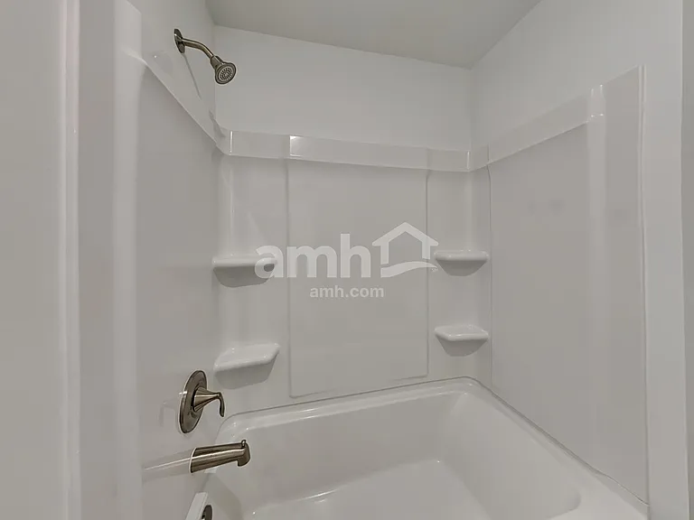 116 Punderson Dr — Photo 16