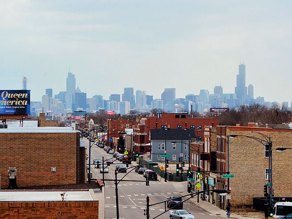 2nd image of 3245 N Elston Ave #3S