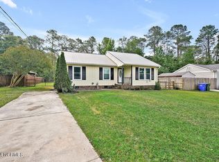 209 E Hollins Rd, Wilmington, NC 28412