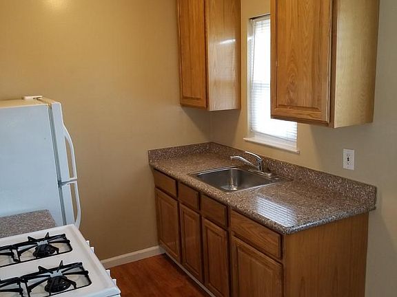4th image of 128 Cleveland Ave APT 4