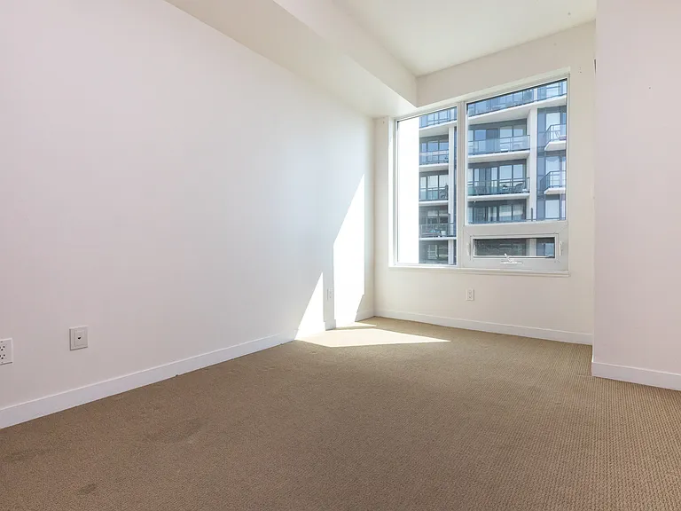 55 E Liberty St — Photo 30
