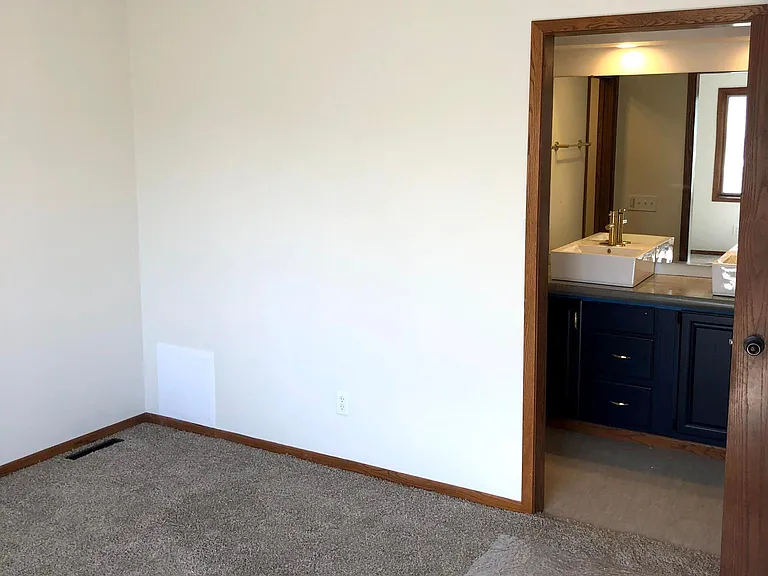 4685 Lindbergh Dr — Photo 24