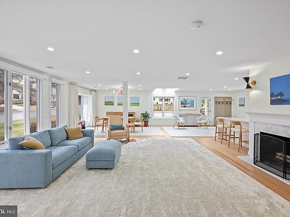 3rd image of 6700 Rannoch Rd