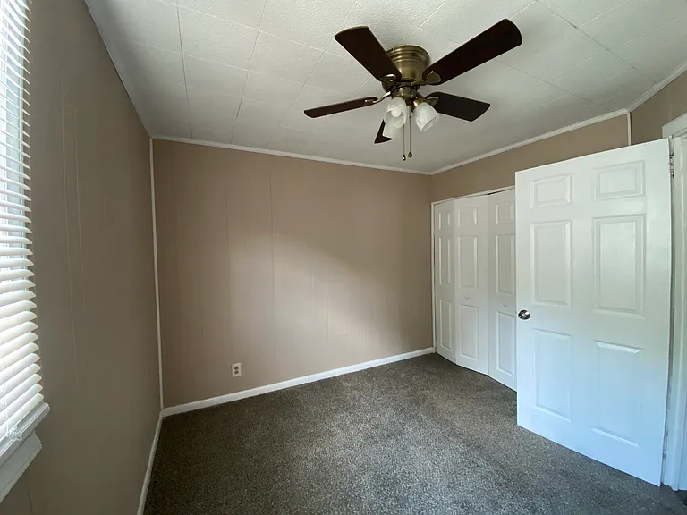 1128 Ava St — Photo 6