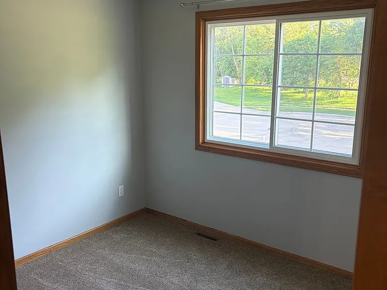 6814 Meadow Ct — Photo 7