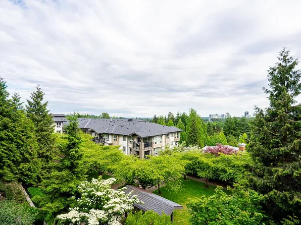 3082 Dayanee Springs Blvd #201, Coquitlam, BC V3E 0A3