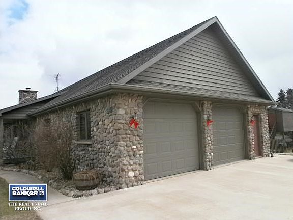 2 Car attached ,w/2 more