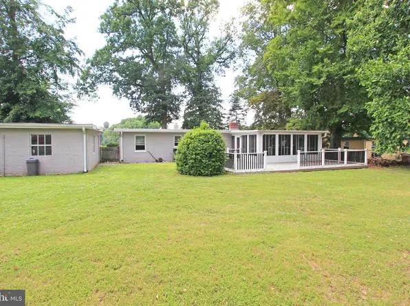 513 Cherry Tree Rd, Upper Chichester, PA 19014