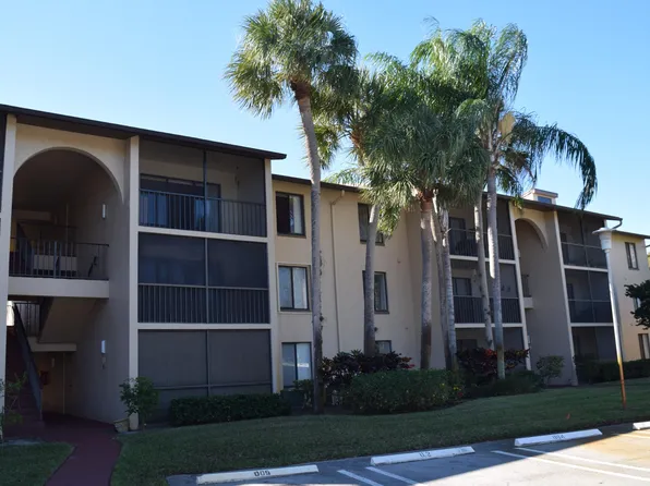 201 Foxtail Drive #D2, Greenacres, FL 33415