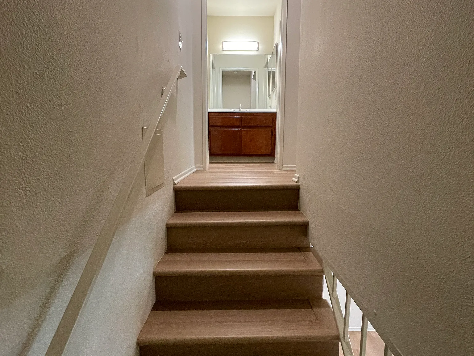 2 bed, 1000 sqft, $2,995 — Photo 4
