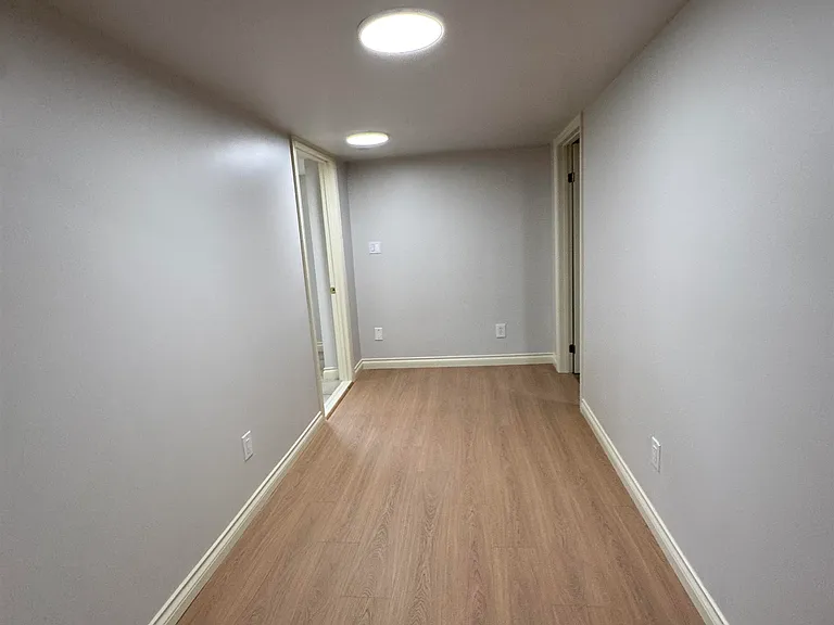 1758B Western Pkwy — Photo 10