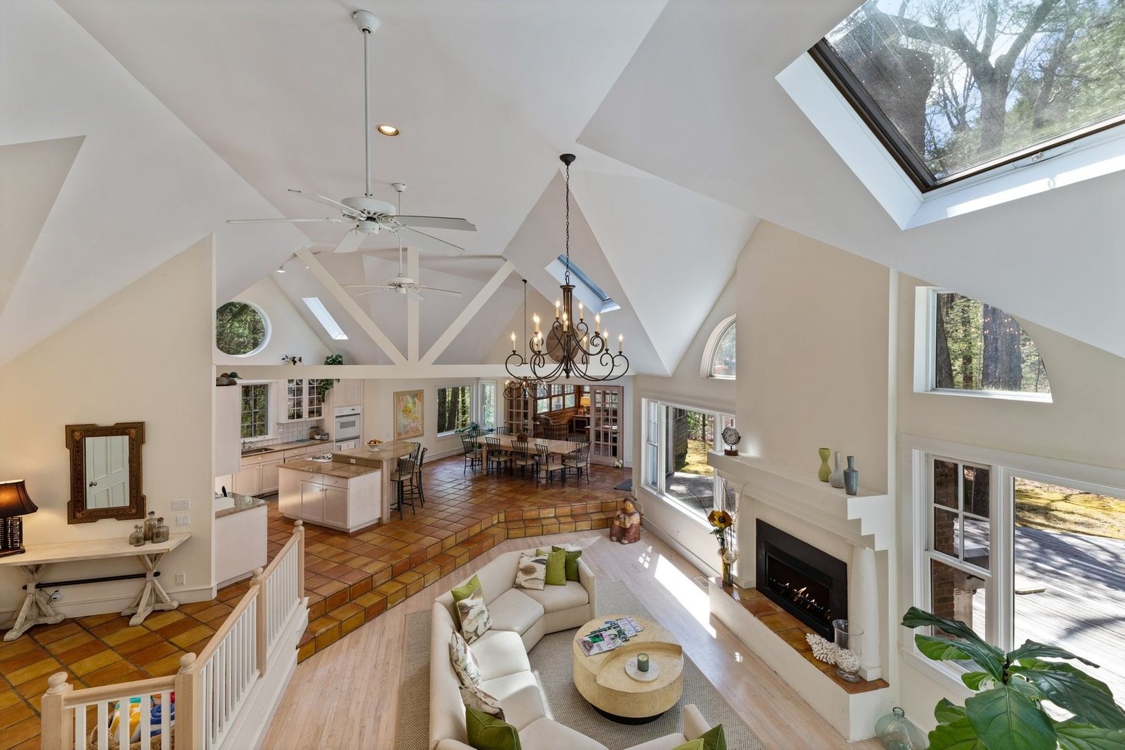  double height ceilings _ open floor plan