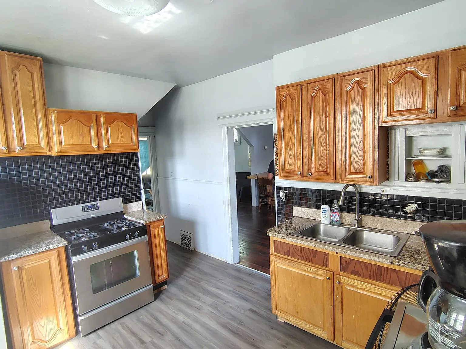 4 bed, 1.5 bath, 1576 sqft, $1,150 — Photo 2