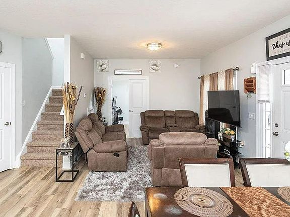 5th image of 2664 Greenport Dr