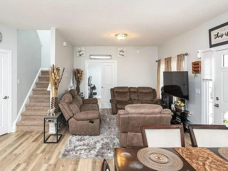 2664 Greenport Dr — Photo 5