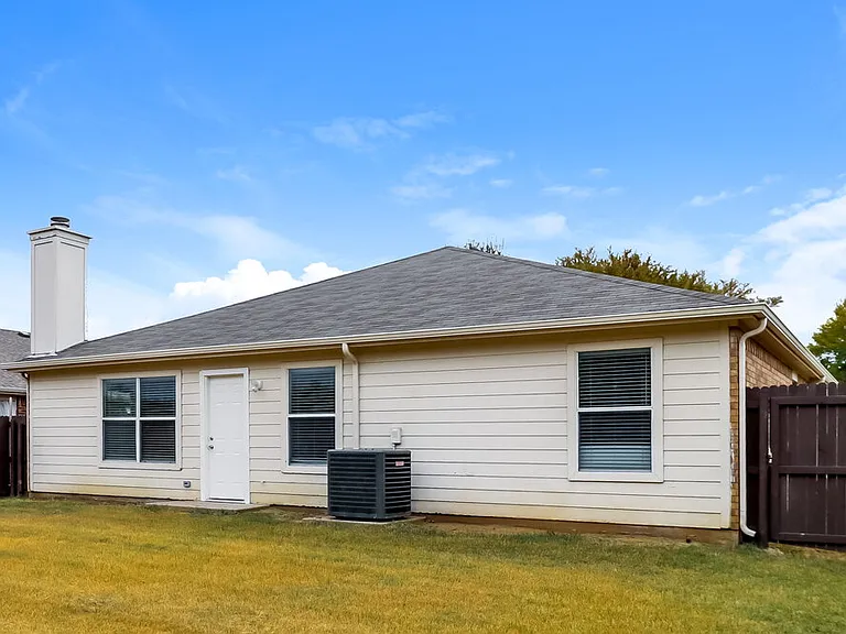 4000 Tuscany Ct — Photo 17