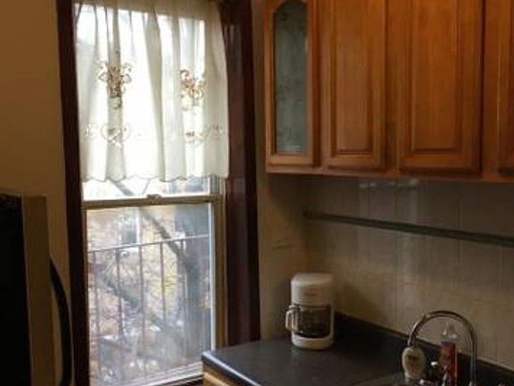 5th image of 507 82nd St APT 4R