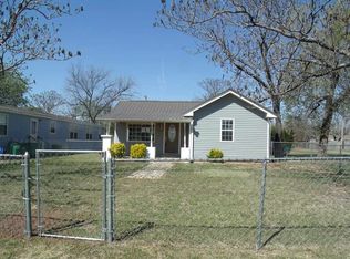 712 NW 5th St, Cache, OK 73527