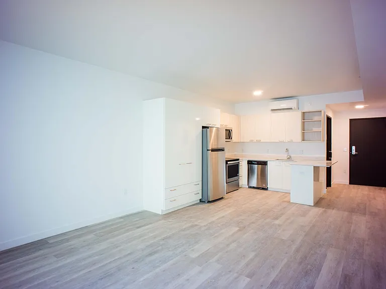 19J Midtown — Photo 56