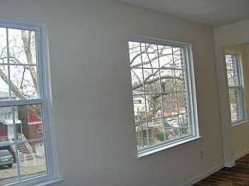 5th image of 433 Bramhall Ave