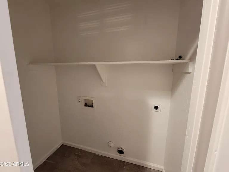 758 W Oxford Ln — Photo 14