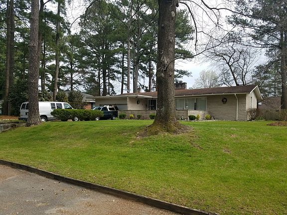 2nd image of 800 Dumville Ave