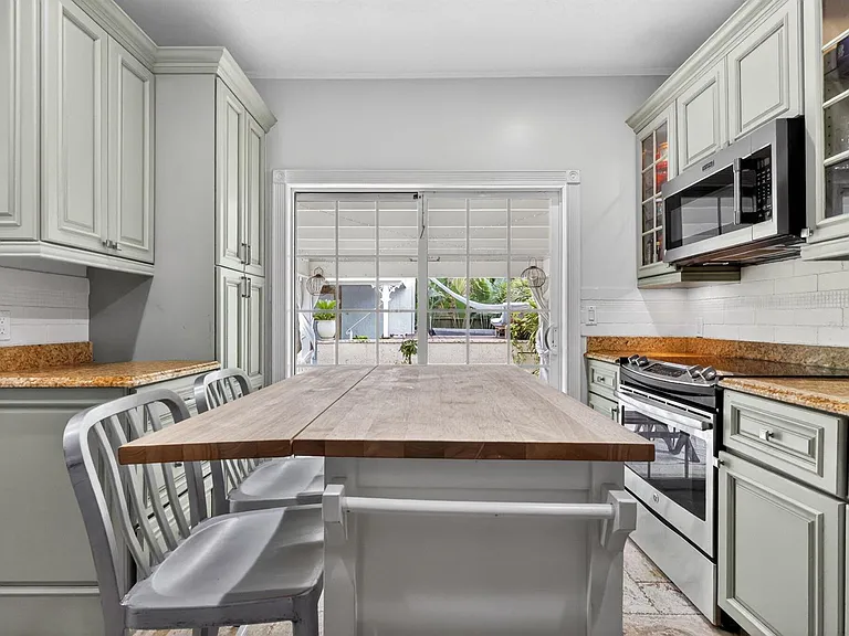 412 El Prado — Photo 20