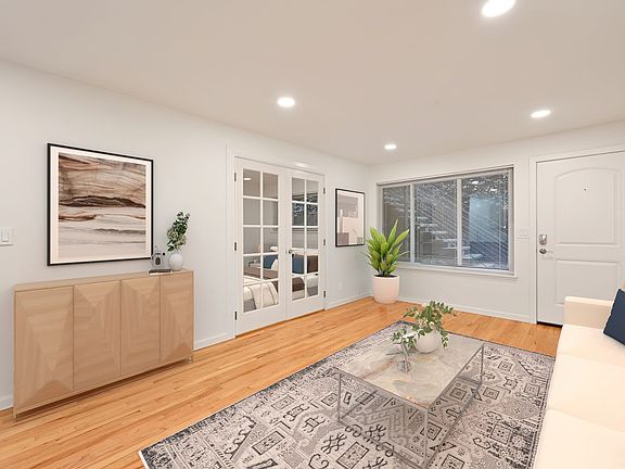 2nd image of 318 Boylston Ave E APT 2