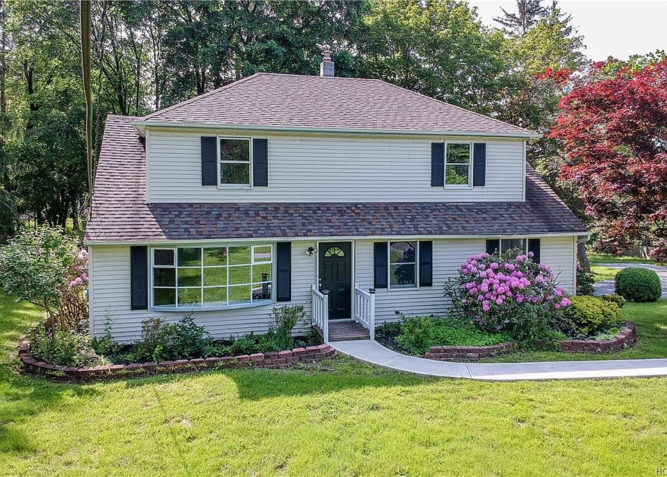 1st image of 365 Orchard Dr