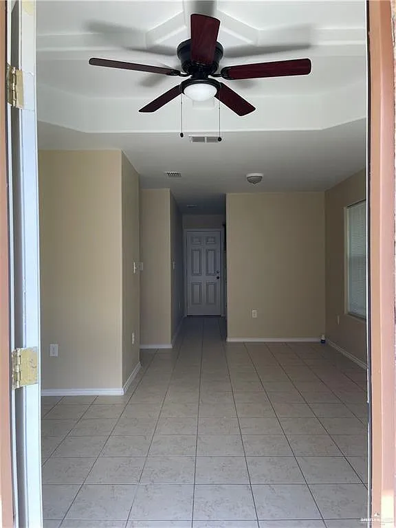 2 bed, 2.0 bath, 750 sqft, $800 — Photo 2