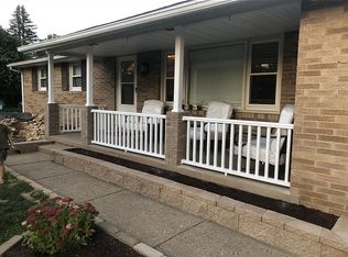 8384 Burkey Rd NW, North Canton, OH 44720