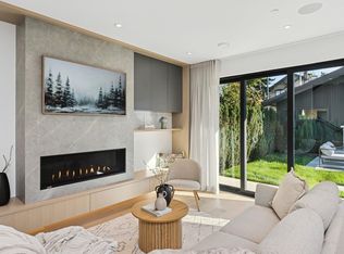 3036 W 14th Ave #2, Vancouver, BC V6K2X8