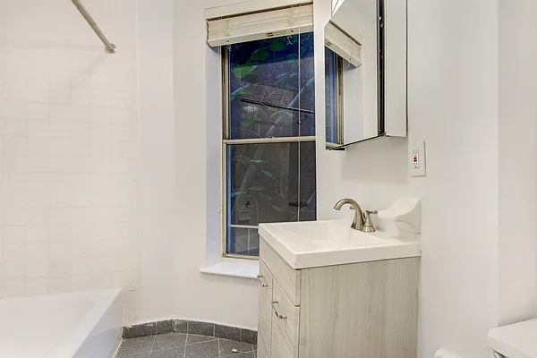 Rented by Creed Realty Group | media 7