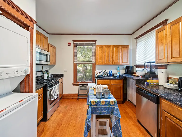 711 Emerson St #1 — Photo 9