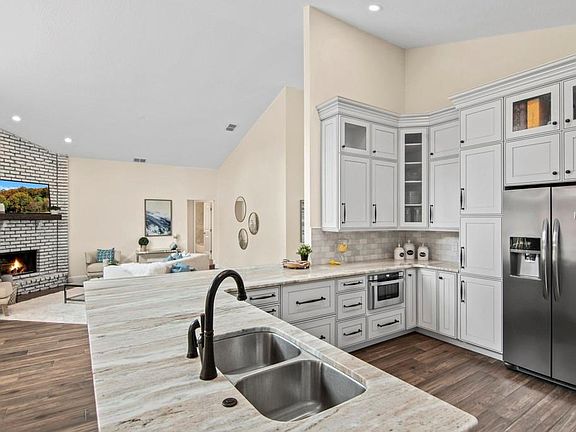 5th image of 9102 Windjammer Ln