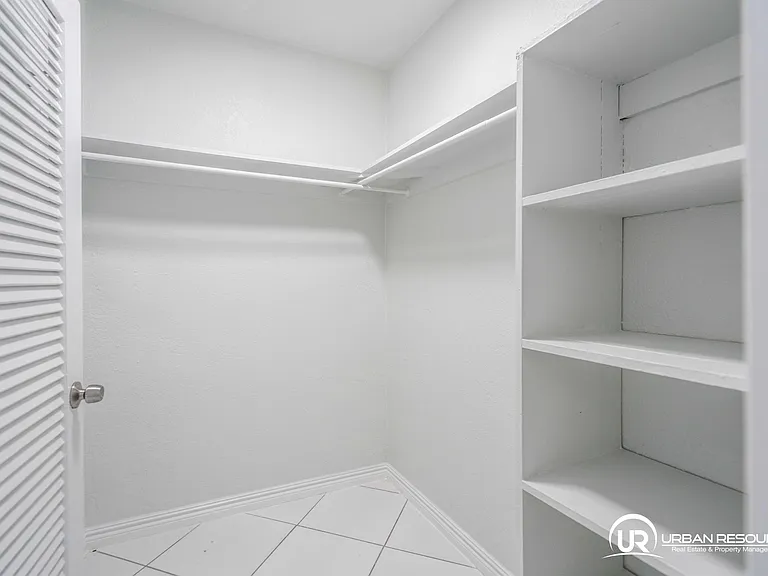 7640 Carlyle Ave #9B — Photo 16